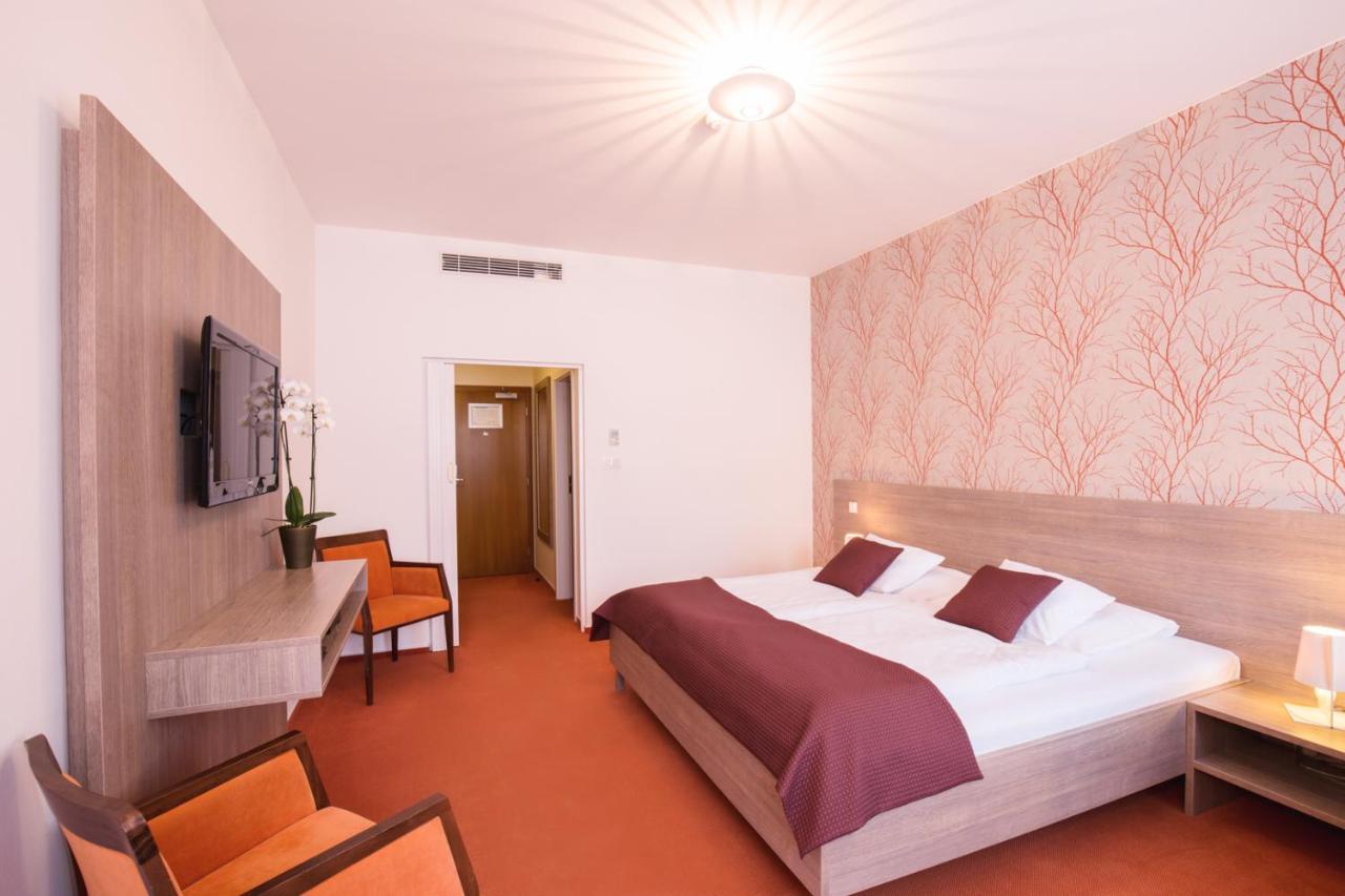 Hotel Lev Lovosice
