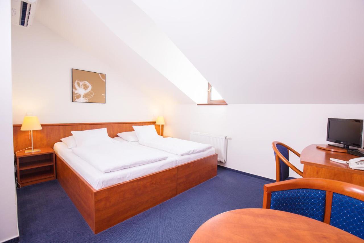 Hotel Lev Lovosice